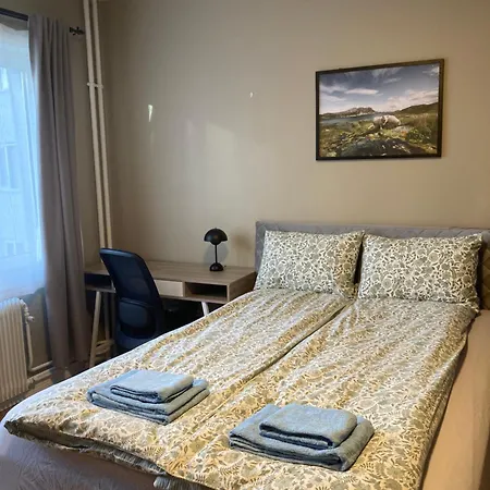 Apartment Super In Center *